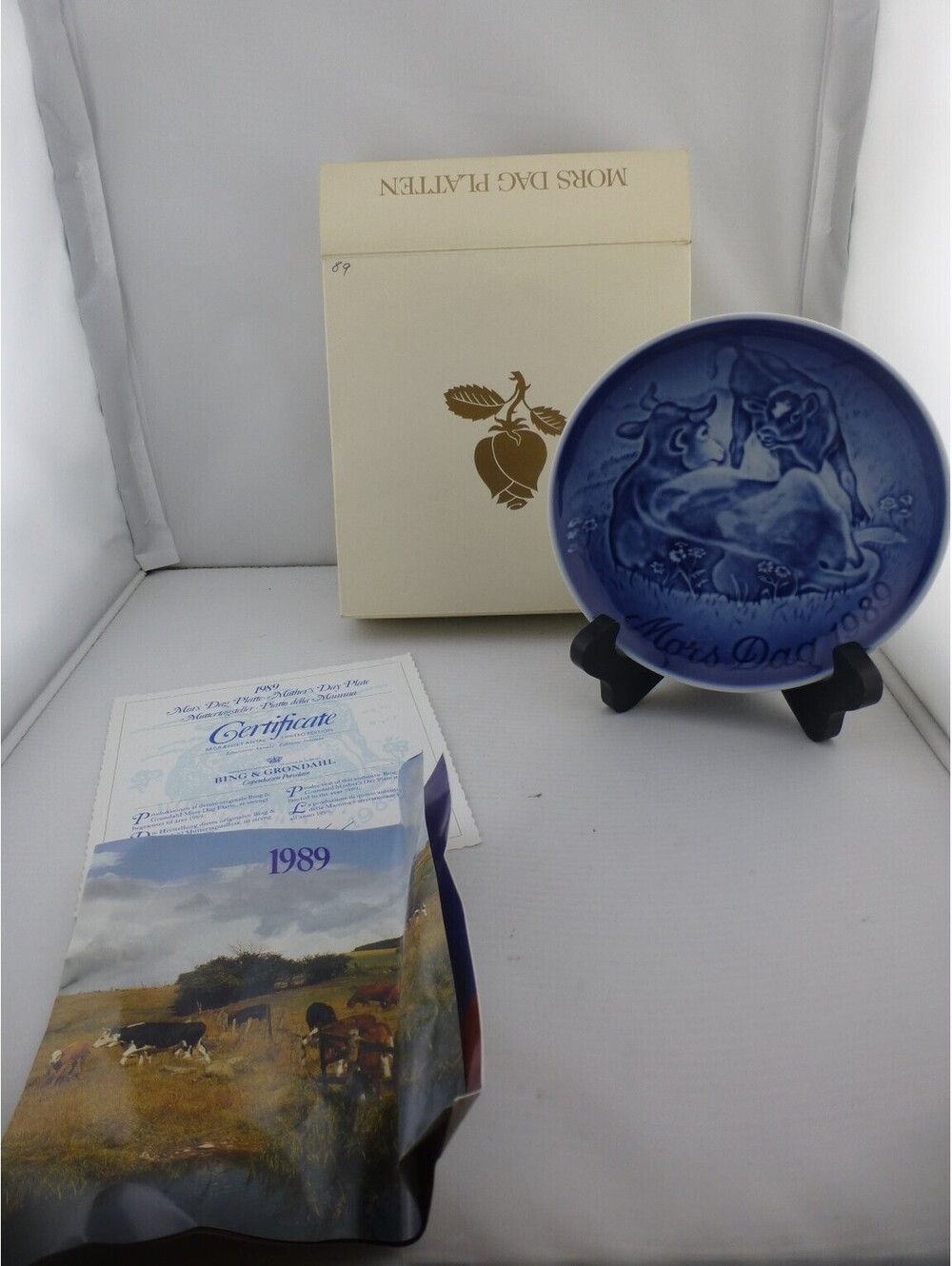 Bing & Grondahl 1989 Mother's Day Plate "Mors Dag" Cow & Calf Porcelain w/Box H3